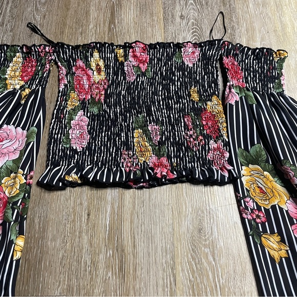Off the shoulder floral top - Picture 2 of 2